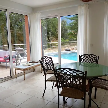 Les Hirondelles Avec Piscine Chauffee Apartmán *