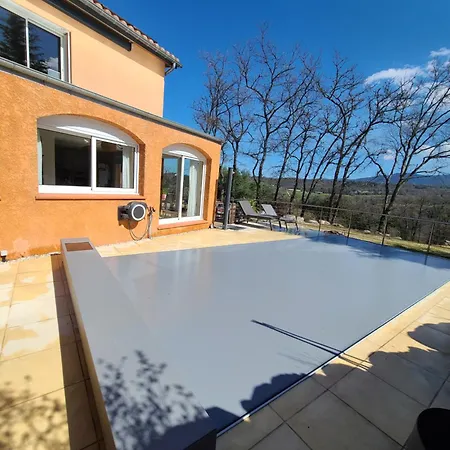 Les Hirondelles Avec Piscine Chauffee *